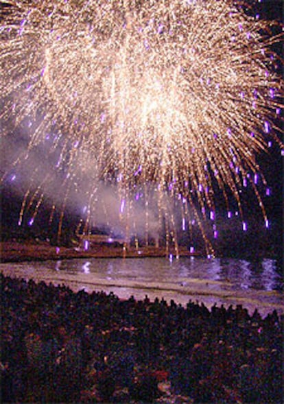 La playa del Miracle es el escenario del concurso de fuegos artificiales de Tarragona