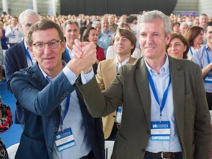 Feijóo y Rueda, este domingo durante el acto de clausura del congreso del PP gallego en Pontevedra.