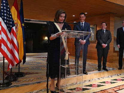 Nancy Pelosi y Pedro Sánchez, durante un acto el jueves en Washington.