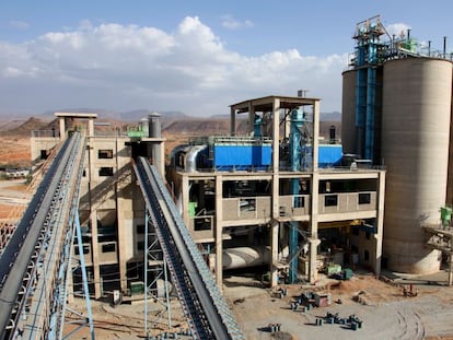 Una nueva planta cementera en Etiopía, financiada con inversión británica.