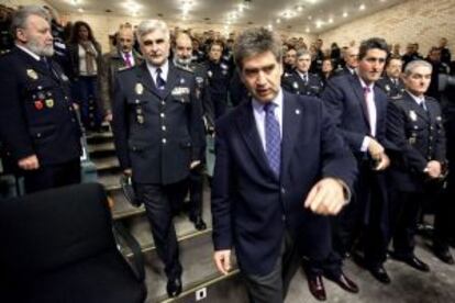 Ignacio Cosidó, durante su visita hoy a la Escuela de Policía de Ávila.