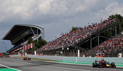 Max Verstappen de Red Bull durante la carrera en el circuito de Montmeló.