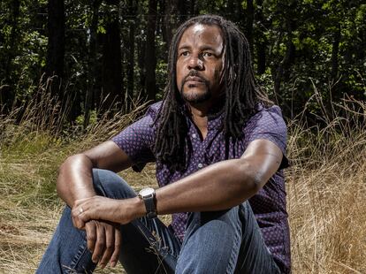 El escritor Colson Whitehead, en East Hampton (Nueva York).