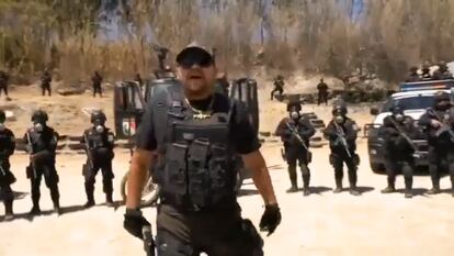 Captura del video musical realizado por la Unidad Policial de Operaciones Especiales de Oaxaca, protagonizado por Pablo del Ángel.