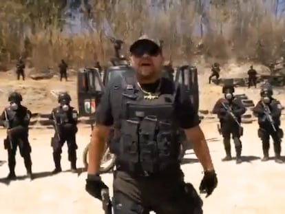 Captura del video musical realizado por la Unidad Policial de Operaciones Especiales de Oaxaca, protagonizado por Pablo del Ángel.