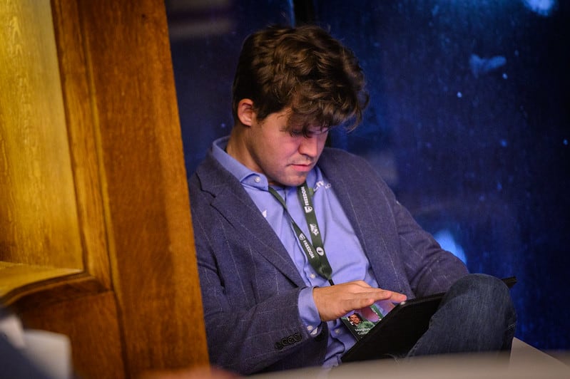 Carlsen, durante el descanso entre dos partidas del Mundial de Rápidas, este viernes en Nueva York