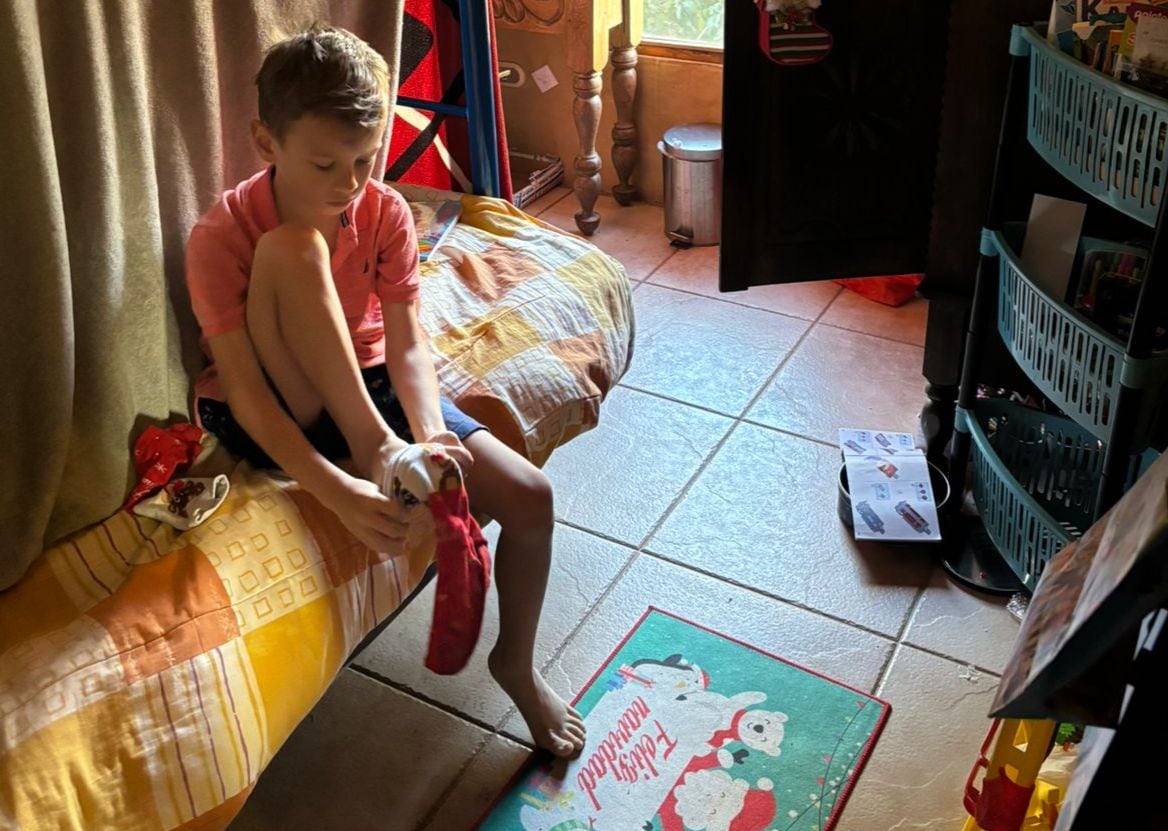 Timur Smirnov se alista en su habitación, en Monteverde.