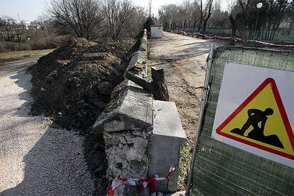 Tapia de la Casa de Campo demolida parcialmente por las obras de la M-30.