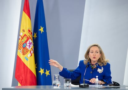 La vicepresidenta primera y ministra de Asuntos Económicos, Nadia Calviño, este martes en Madrid durante la rueda de prensa posterior al Consejo de Ministros.