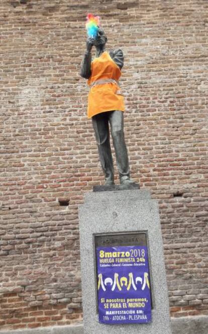 La estatua de Agustín Lara, en Lavapiés, este jueves.