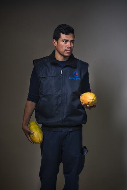 Christian Onofre Salazar. Edad, 38 años. Ocupación: recién ascendido de mozo a comercial en frutas. Lleva 15 años trabajando en Mercamadrid.