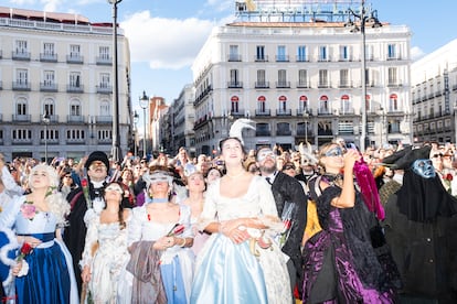 Estreno de la segunda temporada del musical El Fantasma de la Ópera, con un concierto en directo de los tres protagonistas Gerónimo Rauch, Talía del Val y Guido Balzaretti, desde el balcón de la sede del Gobierno de la Comunidad de Madrid. 
David Expósito