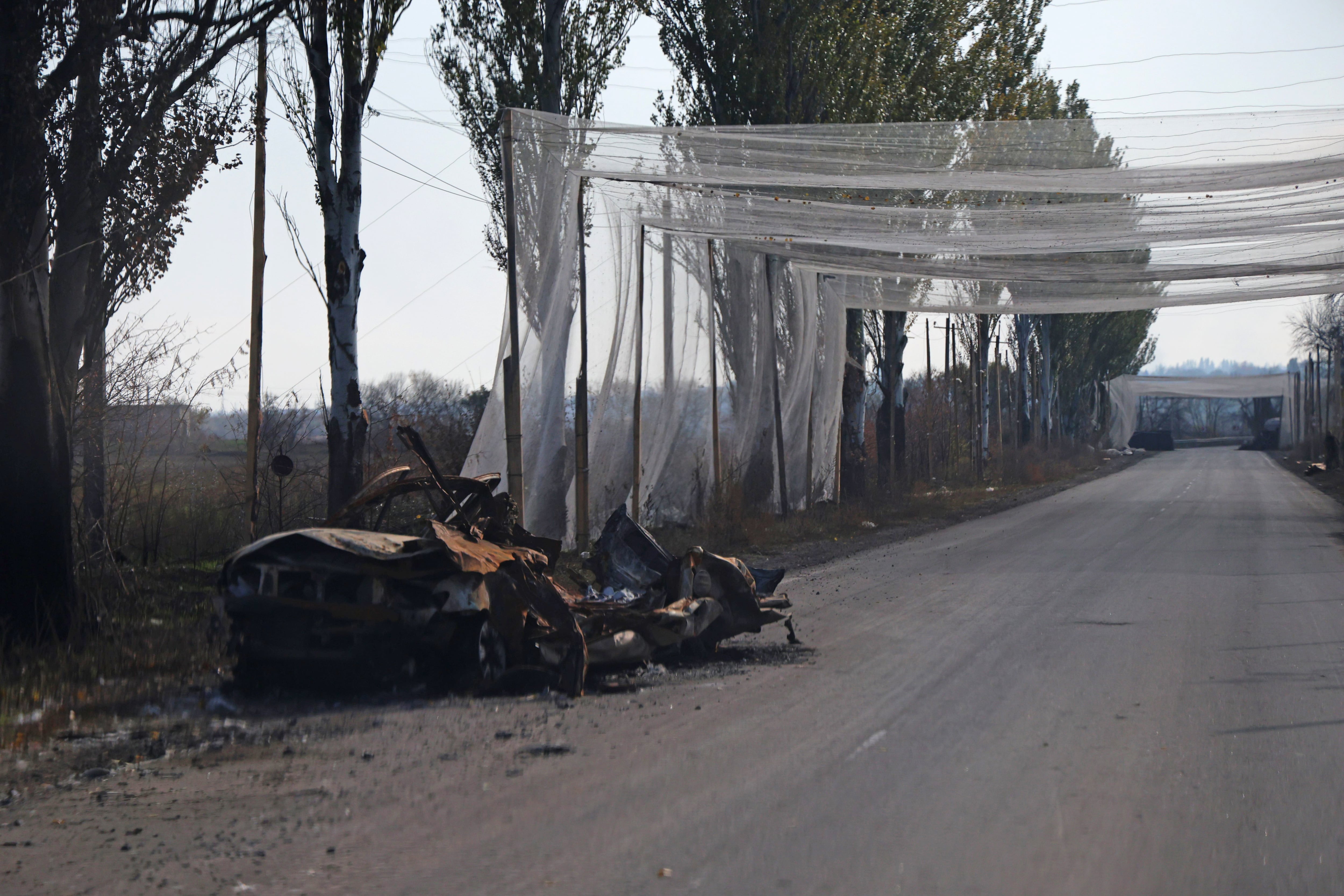 Aferrados a las ruinas, unos pocos miles de habitantes de Kostiantinivka sobreviven bajo las bombas rusas