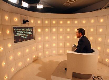 Nicolas Sarkozy interviene en un programa de televisión.
