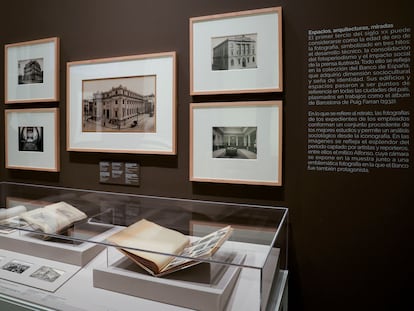 Algunas de las piezas de la exposición "Archivo fotográfico del Banco de España. De la albúmina al píxel".