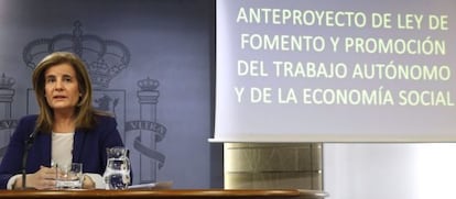 La ministra de Empleo, Fátima Báñez, durant la roda de premsa oferta després de la reunió de el Consejo de Ministros