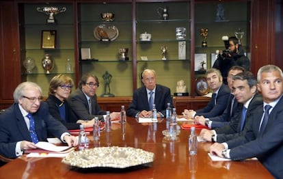 Representants de la federació, del FC Barcelona i de l'Athletic.