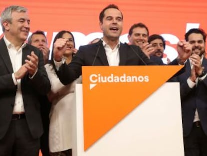 Gabilondo (PSOE), ganador de los comicios, inicia una ronda de contactos para la investidura