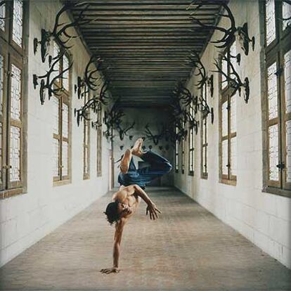 'Falling I' (2003), de Sam Taylor-Wood.