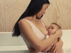 Un ‘spot’ publicitario que muestra a distintas mujeres dando el pecho a sus bebés es censurado por Facebook por “su contenido explícito”.