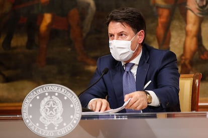 El primer ministro italiano, Giuseppe Conte, el jueves en una rueda de prensa en Roma.