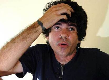 El líder de Porno para Ricardo, Gorki Águila.