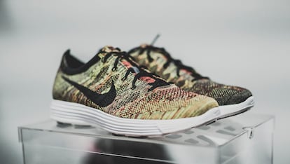 Nike Flyknit Lunar HTM NRG

Las primeras de nuestra lista firmadas por la marca nacida en Oregón fueron una auténtica sensación en la feria internacional de sneakers celebrada en Copenhague en 2015. Nadie pagó más por unas zapatillas que los 2.300 euros invertidos en este par.