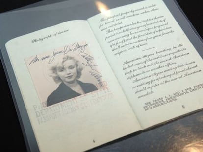 El pasaporte de Marilyn Monroe, expedido en 1954.