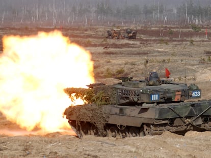 Un tanque Leopard 2 durante unos ejercicios militares en Letonia en 2021.