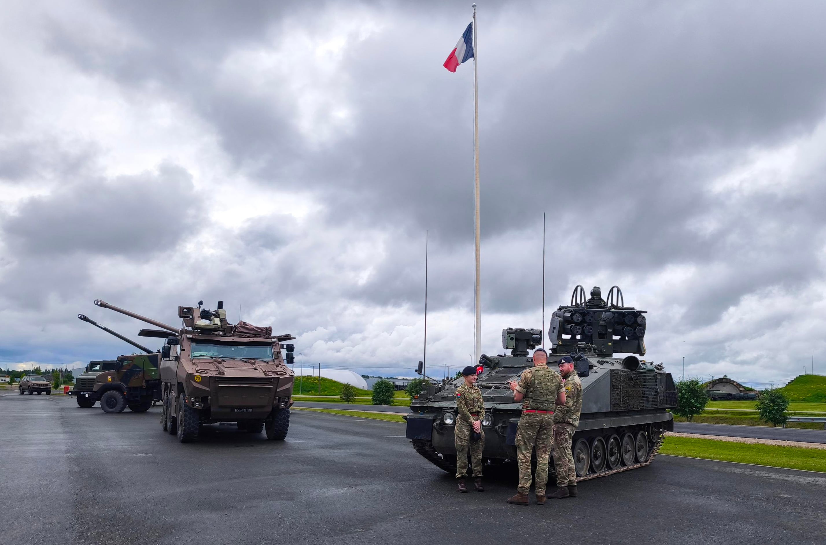 La Primera Brigada de Infantería, con los efectivos de la Alianza, son los encargados de defender la frontera norte de Estonia con Rusia. 