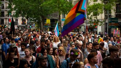 Una bandera LGTBIQ+, durante la manifestación del Orgullo crítico en Madrid.