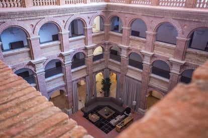 El claustro del parador de Lleida.
