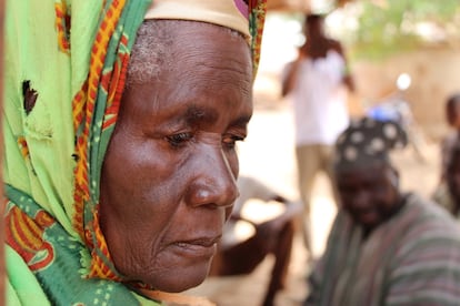 La acusación de ser una bruja en países como Ghana o Burkina Faso representa el exilio o la muerte. Inmediatamente, la acusada debe huir de su comunidad para evitar ser torturada, ahorcada o quemada viva. Nkombe Bemba aún sufre secuelas físicas tras la golpiza que sufrió en su comunidad.