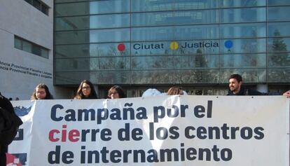 Protesta contra el Centro de Internamiento para Extranjeros de Valencia.