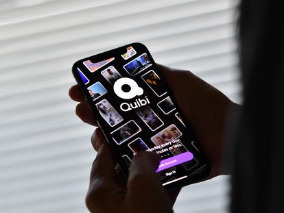 Un usuario utiliza Quibi en su móvil.