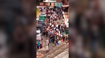 Multitudinaria despedida en plena cuarentena le realizaron a alias el Oso, presunto cabecilla criminal del municipio de Bello en Antoquia,Colombia