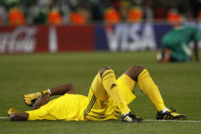 El portero de Nigeria había cuajado una soberbia actuación en el primer partido del grupo ante Argentina, impidiendo a Messi e Higuaín abrir su cuenta goleadora en el Mundial. También estaba realizando un gran trabajo ante Grecia, pero tras su fallo y la derrota de su país abandonó el campo entre lágrimas.