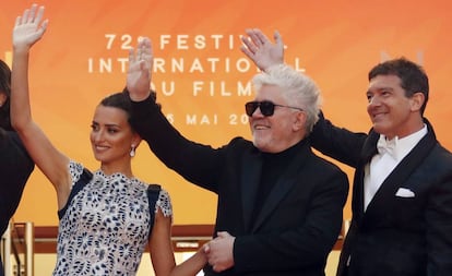 Penélope Cruz, Pedro Almodóvar e Antonio Banderas, na chegada à apresentação de 'Dor e Glória'.