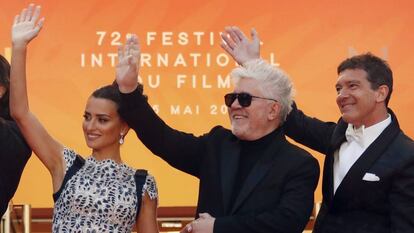 Penélope Cruz, Pedro Almodóvar e Antonio Banderas, na chegada à apresentação de 'Dor e Glória'.