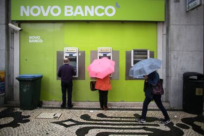 Una oficina del banco luso Novo Banco en Lisboa. 