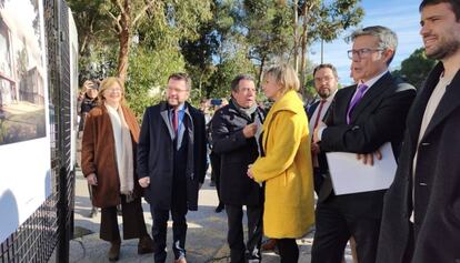 El vicepresidente de la Generalitat y conseller de Economía, Pere Aragonès, y la consejera de Salud, Alba Vergés, en una visita al nuevo edificio del VHIR
 