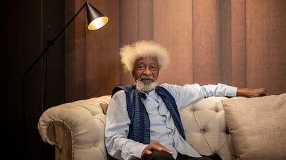 O escritor Wole Soyinka, fotografado durante a entrevista ao EL PAÍS nesta segunda-feira em Madri.