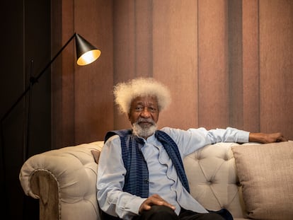 O escritor Wole Soyinka, fotografado durante a entrevista ao EL PAÍS nesta segunda-feira em Madri.