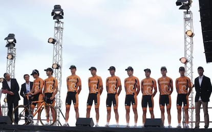 El Euskaltel, que desaparecerá a final de año, en la presentación.