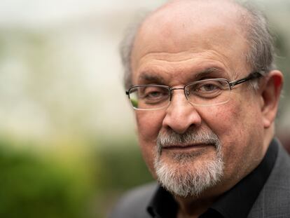 El escritor Salman Rushdie, en el festival literario de Cheltenham (Inglaterra), en octubre de 2019.