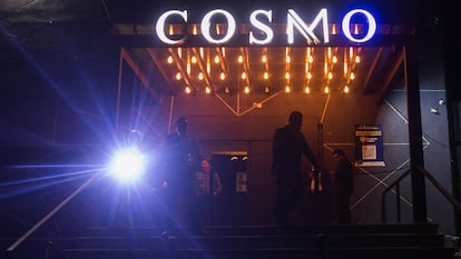 Seguranças na entrada da discoteca Cosmo, no centro de Cuernavaca.
