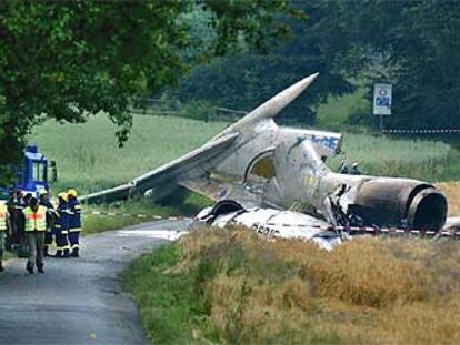Restos del fuselaje del Tupolev 154 que chocó sobre Alemania con un Boeing 757 en julio de 2002.