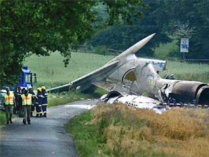 Restos del fuselaje del Tupolev 154 que chocó sobre Alemania con un Boeing 757 en julio de 2002.