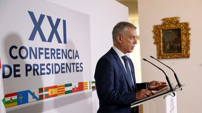 El lehendakari en funciones, Iñigo Urkullu,  durante la rueda de prensa tras la Conferencia de Presidentes el pasado viernes.