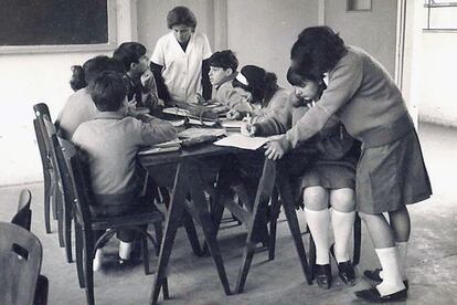 <span >Sala de aula num Ginásio Vocacional na cidade de São Paulo nos anos 60.</span>